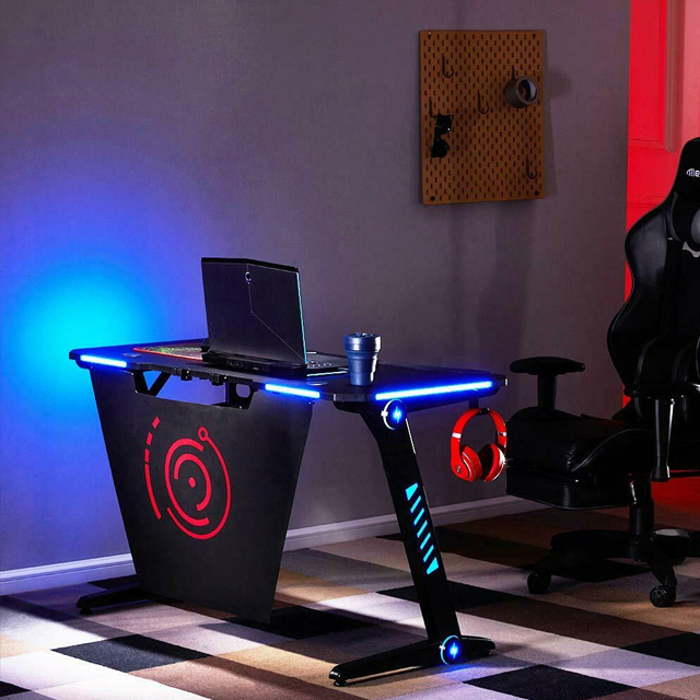 Bàn chơi game chữ Z