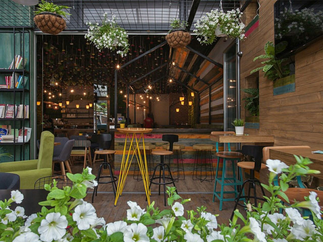 thiết kế quán cafe sân vườn đơn giản