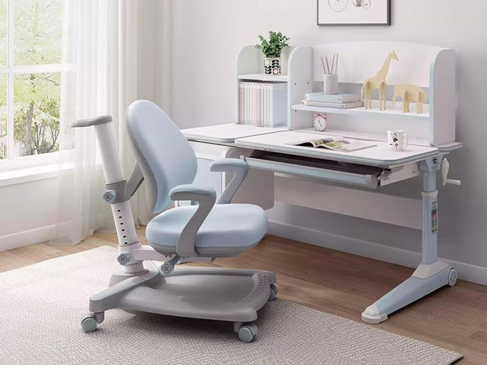 Bàn học chống gù tốt nhất