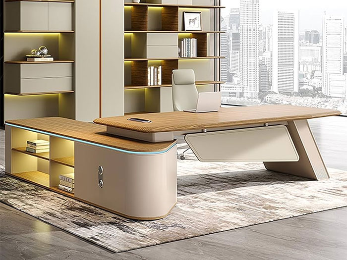 Bàn giám đốc có kệ trang trí