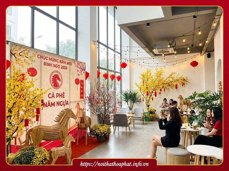 Trang trí tết quán cà phê 2026 Bính Ngọ