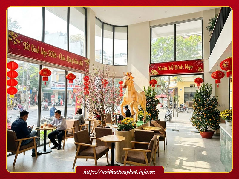 Trang trí tết quán cà phê 2026 Bính Ngọ