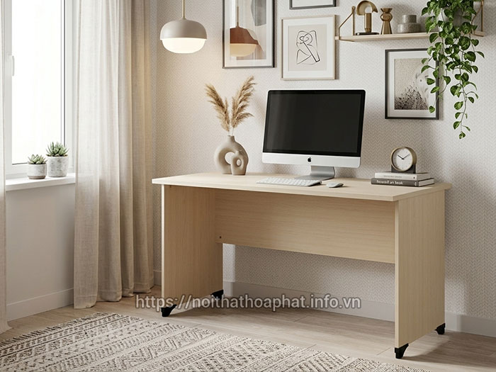 Bàn làm việc 1m4 tại nhà Hòa Phát