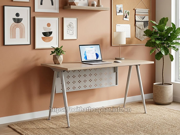 Bàn làm việc 1m4 tại nhà Hòa Phát
