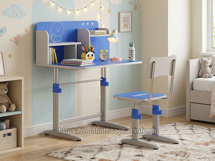 bàn học sinh cấp 1 tại nhà Hòa Phát