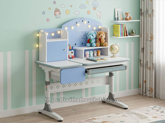 bàn học sinh cấp 1 tại nhà Hòa Phát